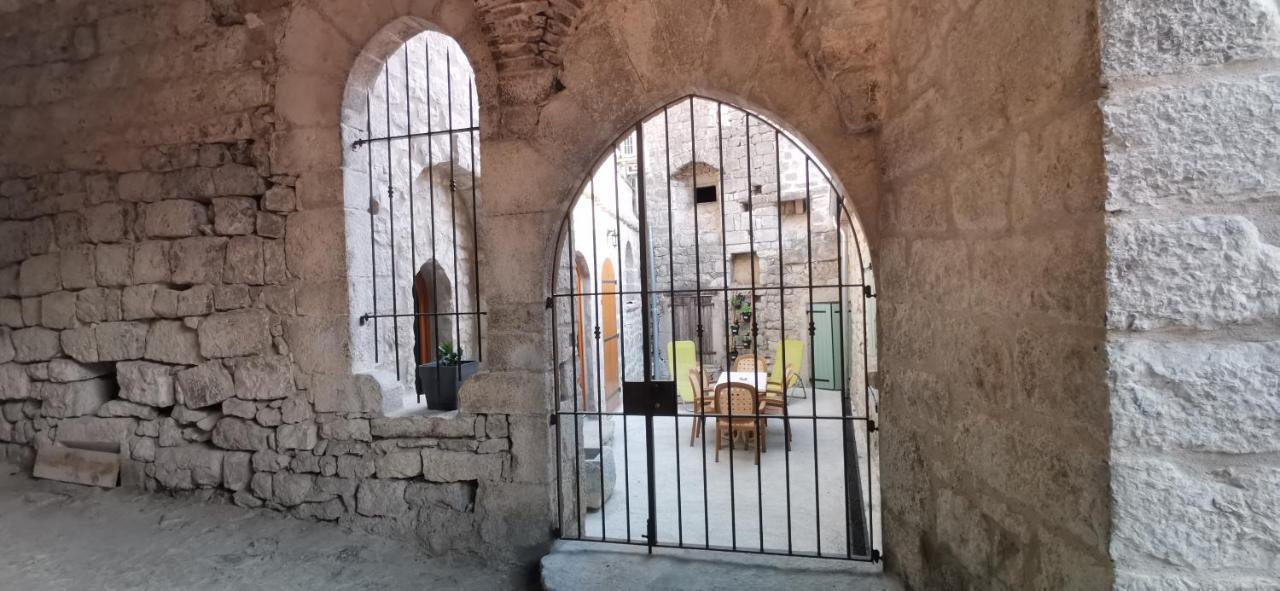 בלאזוק Maison Du Troubadour מראה חיצוני תמונה